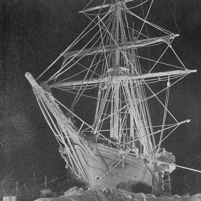 Endurance trapped in the ice, 1915
